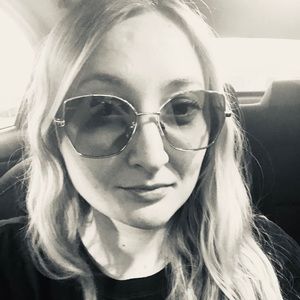 Meet your Posher, Nora